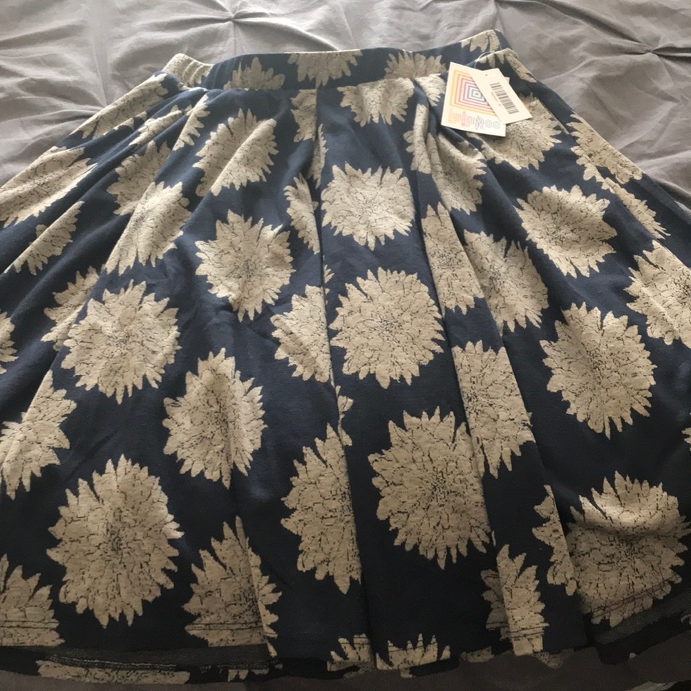 LuLaRoe Madison skirt - size medium